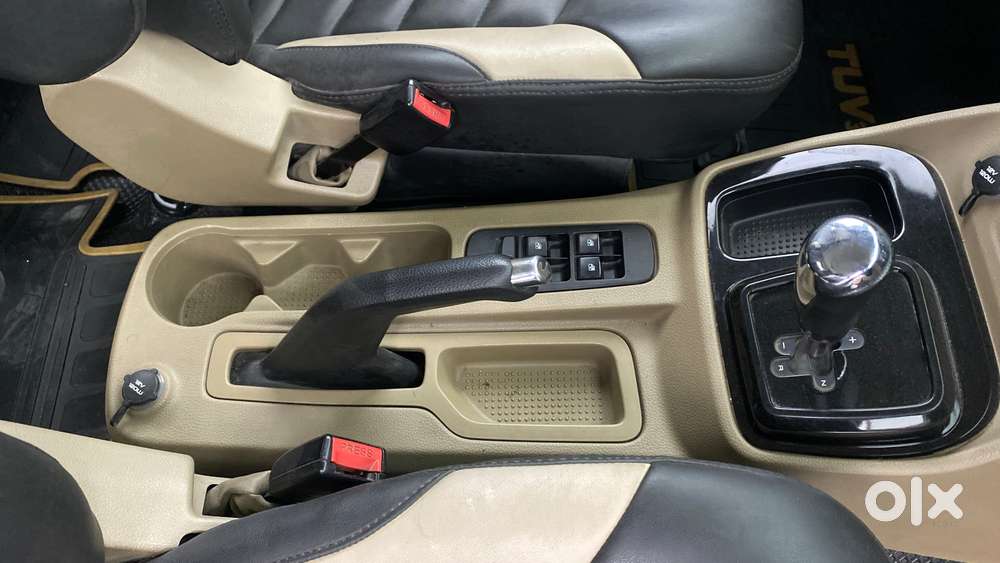 Mahindra Tuv 300 T8 Amt, 2016, Diesel