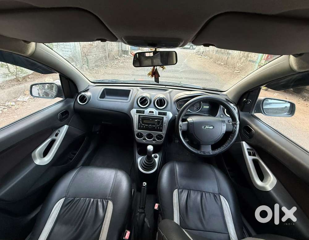 Ford Figo, 2011, Petrol