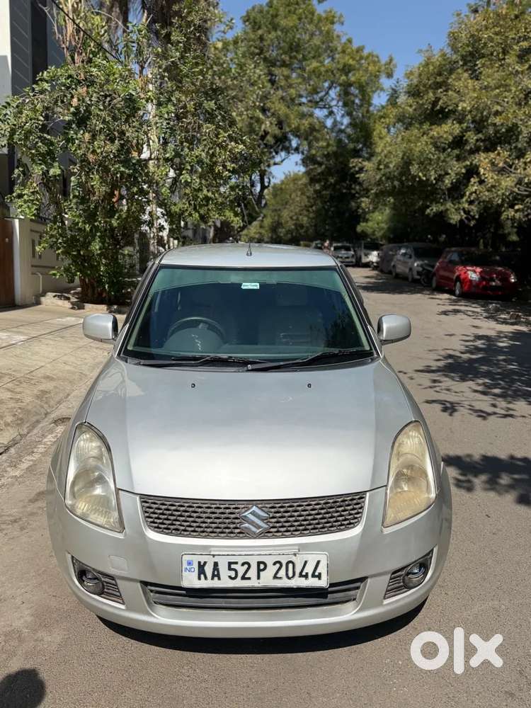 Maruti Suzuki Swift Lxi Bsiv, 2010, Petrol