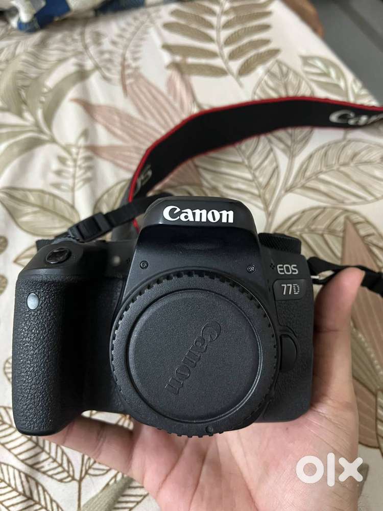Canon EOS 77D DSLR Camera with 18-55mm Lens &ndash; Excellent Condition