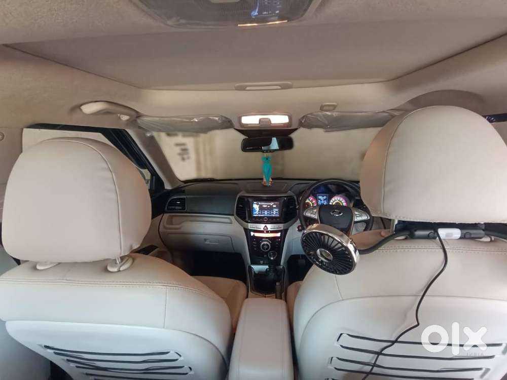 Xuv300 W8(o) Turbo  Aug 2022  7.8k Km  Imt  Top Model  Like New