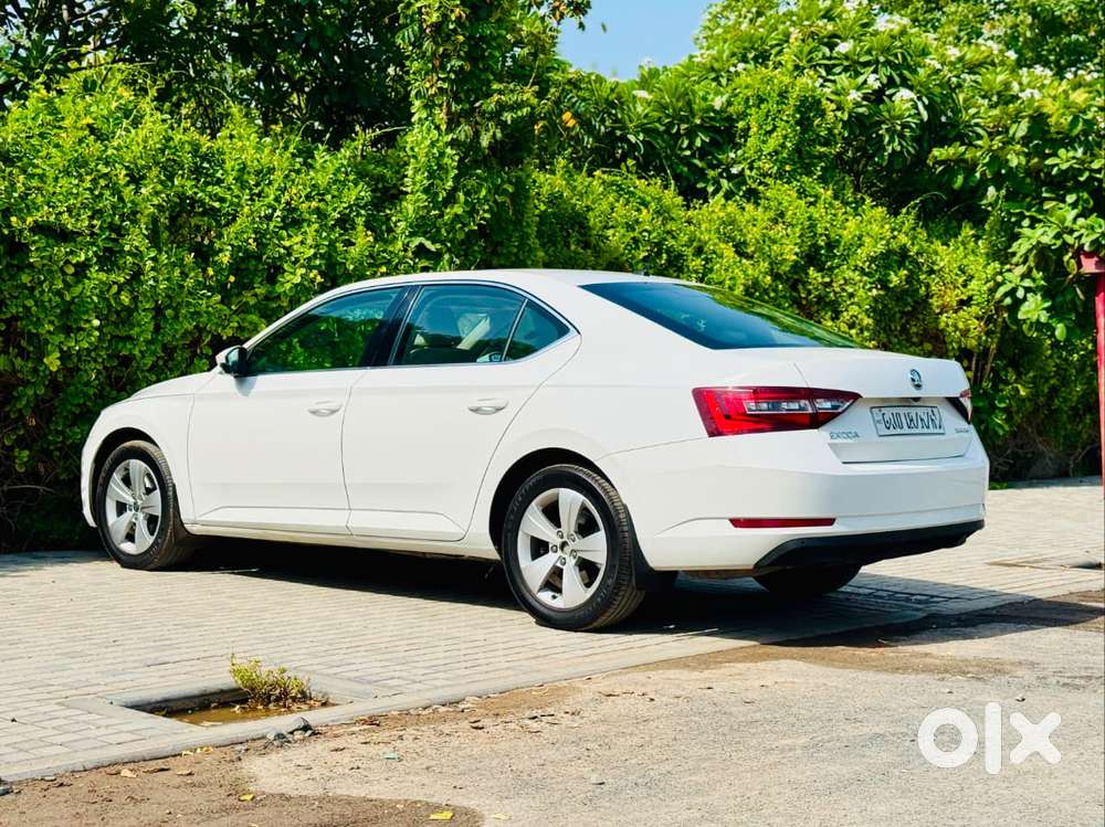 Skoda Superb Style 1.8 Tsi Mt, 2018, Petrol