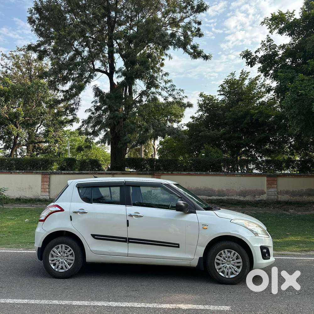 Maruti Suzuki Swift Lxi Option, 2017, Petrol