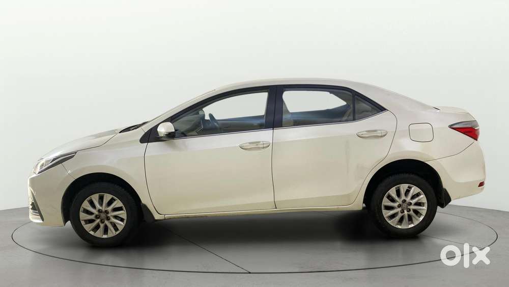 Toyota Corolla Altis 1.8 Gl, 2018, Petrol