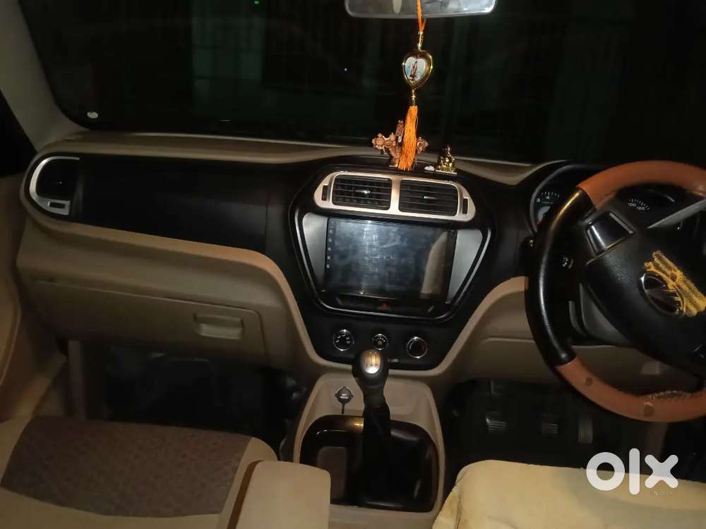 Mahindra Tuv 300 2017