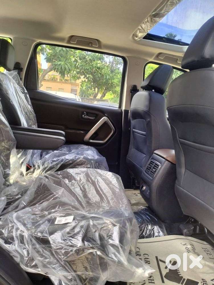Mahindra Scorpio-n 2.0 Z8 L Petrol Mt 6 Str, 2026, Petrol