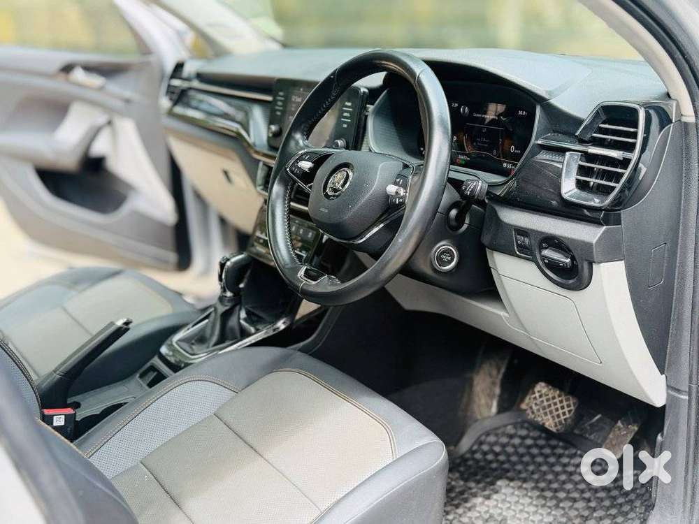 Skoda Kushaq 1.0 Tsi Style At (6 Airbags), 2023, Petrol