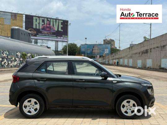 Hyundai Venue 1.2 S Plus, 2020, Petrol