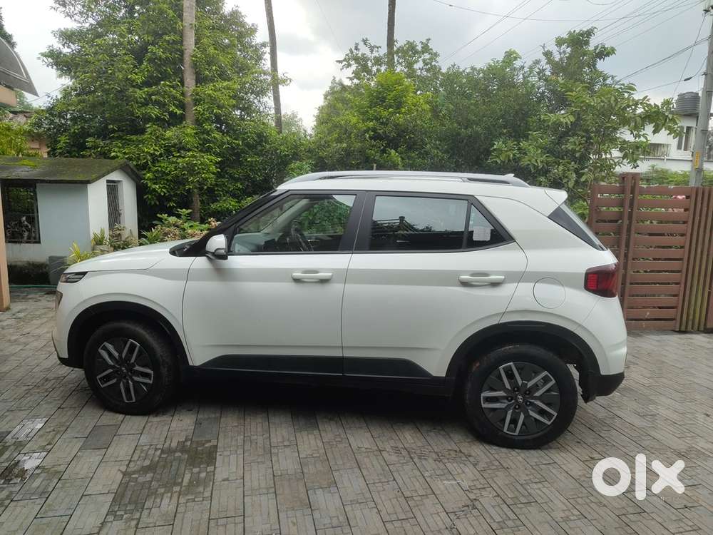 Hyundai Venue Petrol 2022