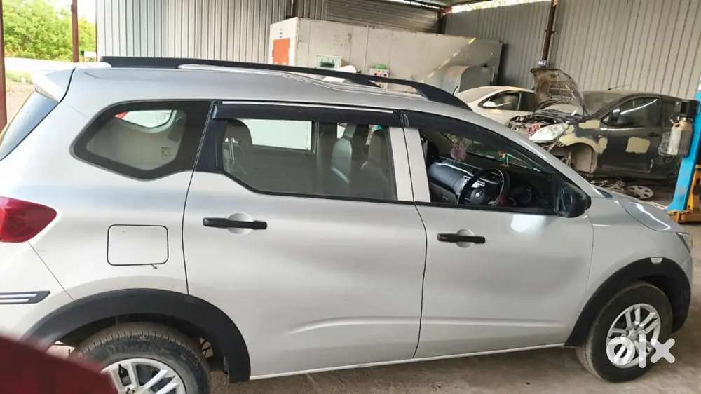 Renault Triver Car