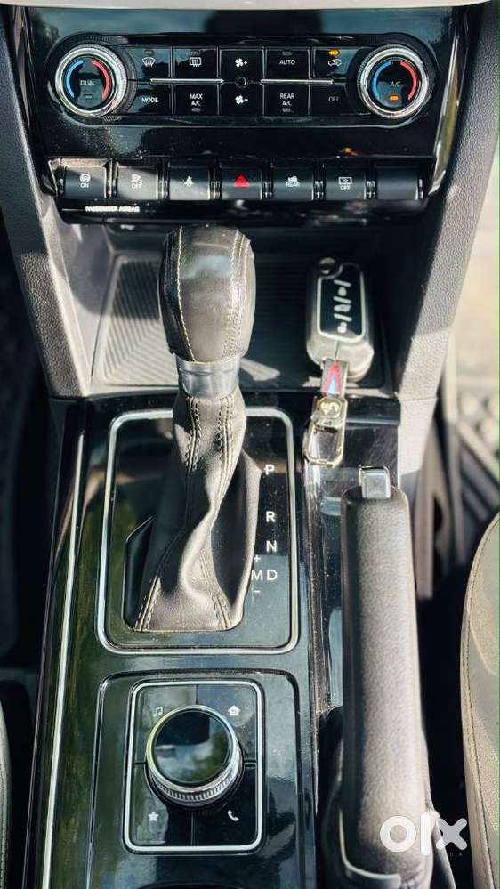Mahindra Xuv700 2.0 Ax 7 Petrol At Str, 2022, Petrol