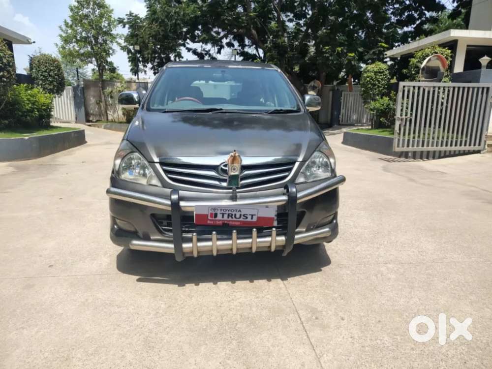 Toyota Innova 2.5 V 8 Str, 2009, Diesel