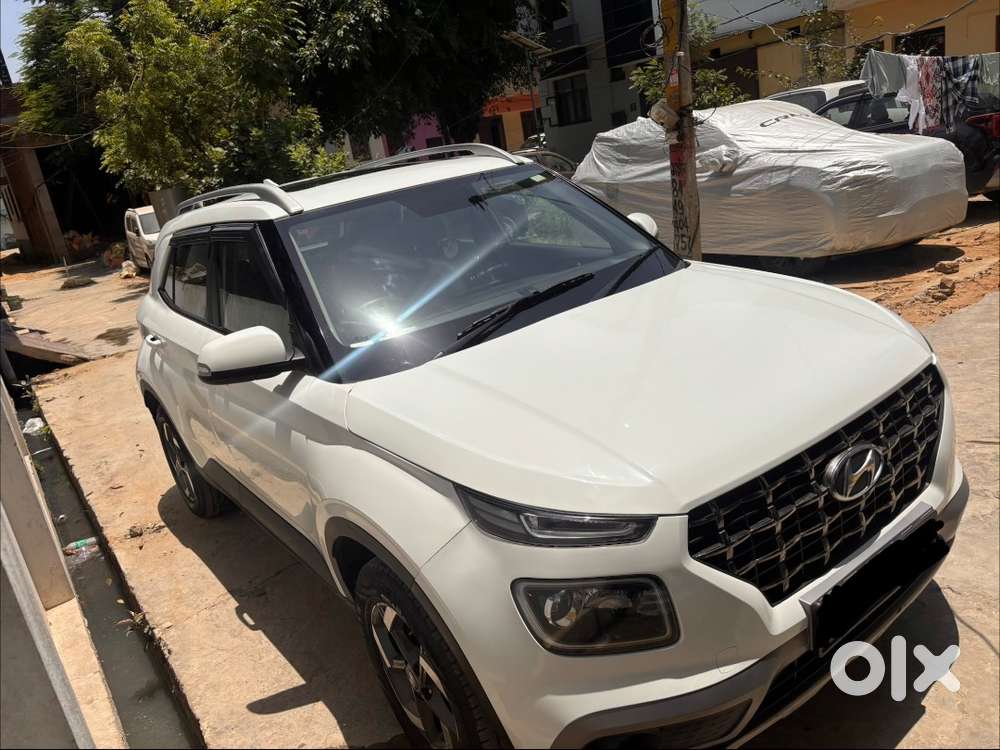 Hyundai Venue 2020 Diesel 40000 Km Driven
