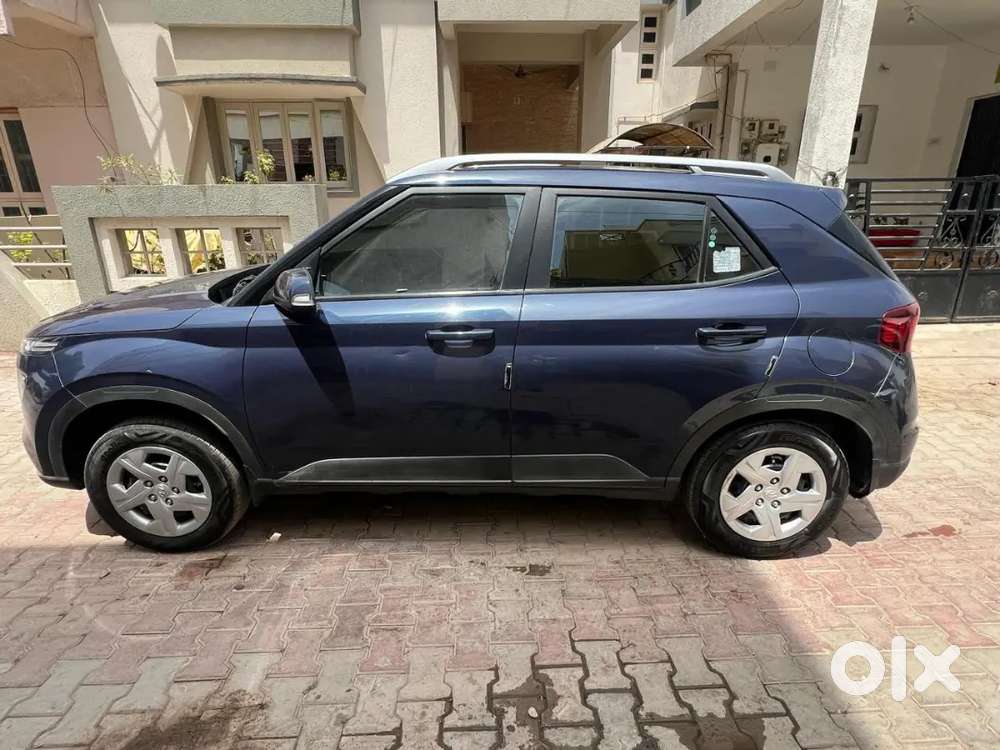 Urgent Selling. 
Hyundai Venue 2023 Cng & Hybrids 40000 Km Driven