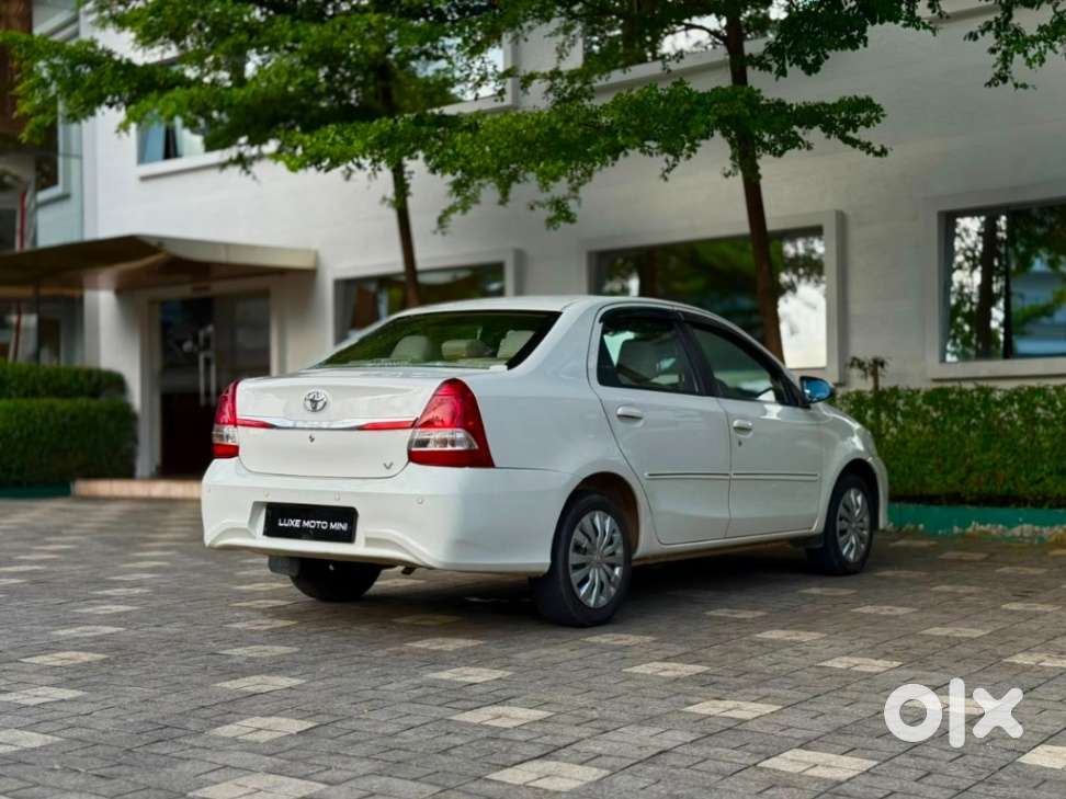 Toyota Etios 1.5 V, 2017, Petrol