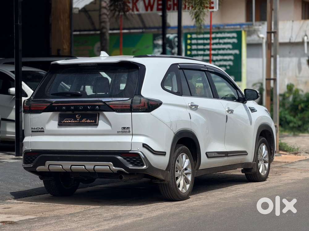 Toyota Innova Hycross 2.0 Vx (o) Hybrid 7 Str, 2024, Petrol