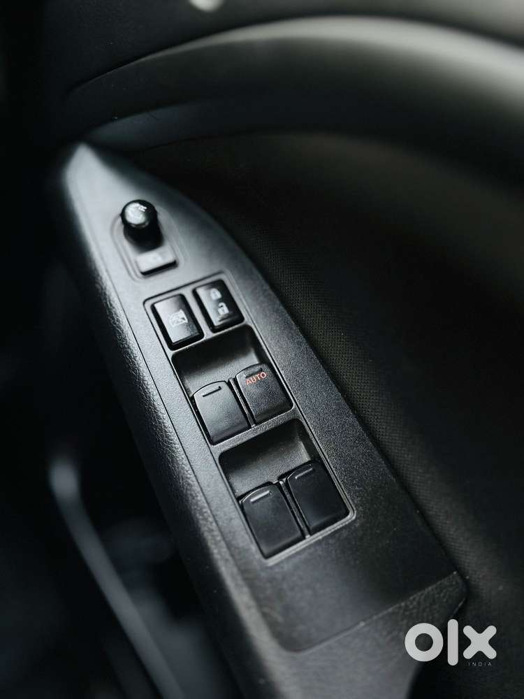 Maruti Suzuki Brezza 1.5 Vxi Smart Hybrid, 2024, Petrol