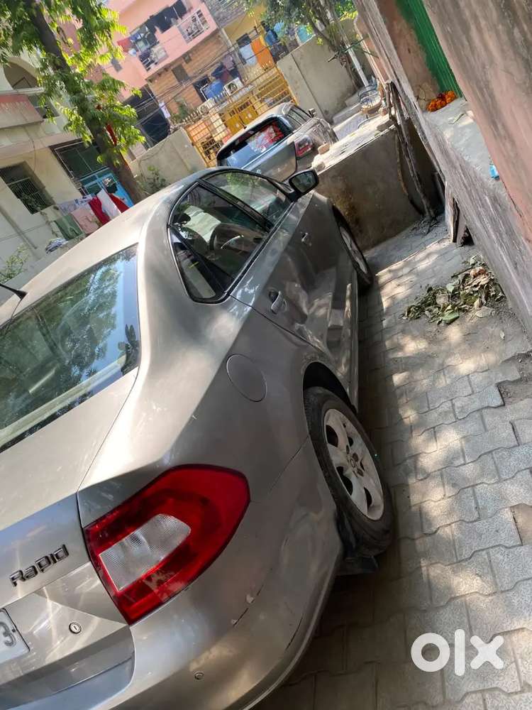 Skoda Rapid Automatic 2013 Petrol Mint Condition Car Silent Engine