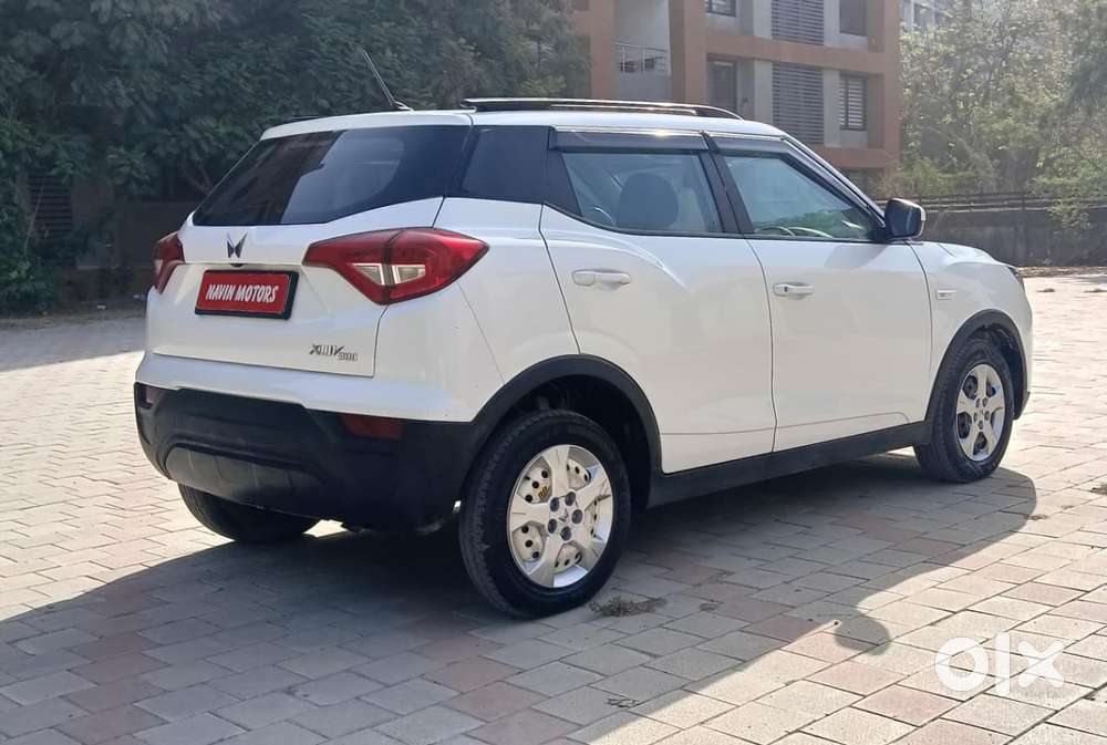 Mahindra Xuv300 1.2 W6 Amt Petrol, 2024, Petrol