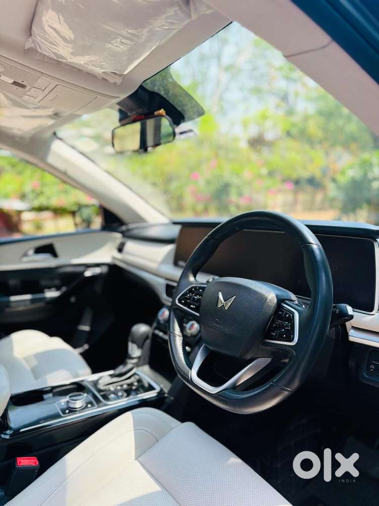 Mahindra Xuv700 2.2 Ax 7 Diesel At Luxury Pack Str, 2023, Diesel