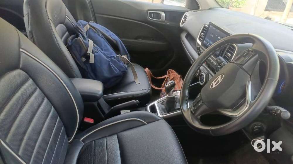 Hyundai Venue 2020 Petrol Top Model 24134 Km Driven