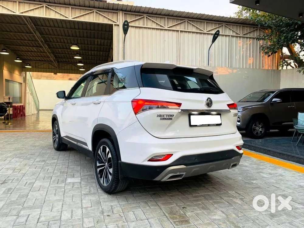 Mg Hector Plus 1.5 Sharp Turbo Cvt 6 Str, 2022, Petrol