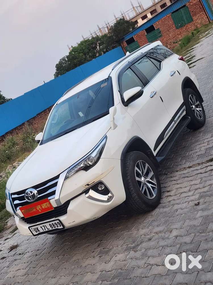 Toyota Fortuner 4/4
Full Insurance 
Dono Chabi 
Cruise Control
