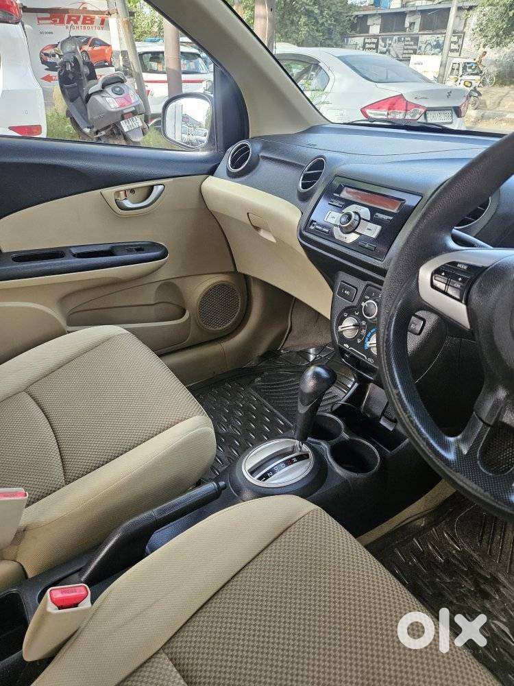 Honda Brio V Automatic, 2014, Petrol