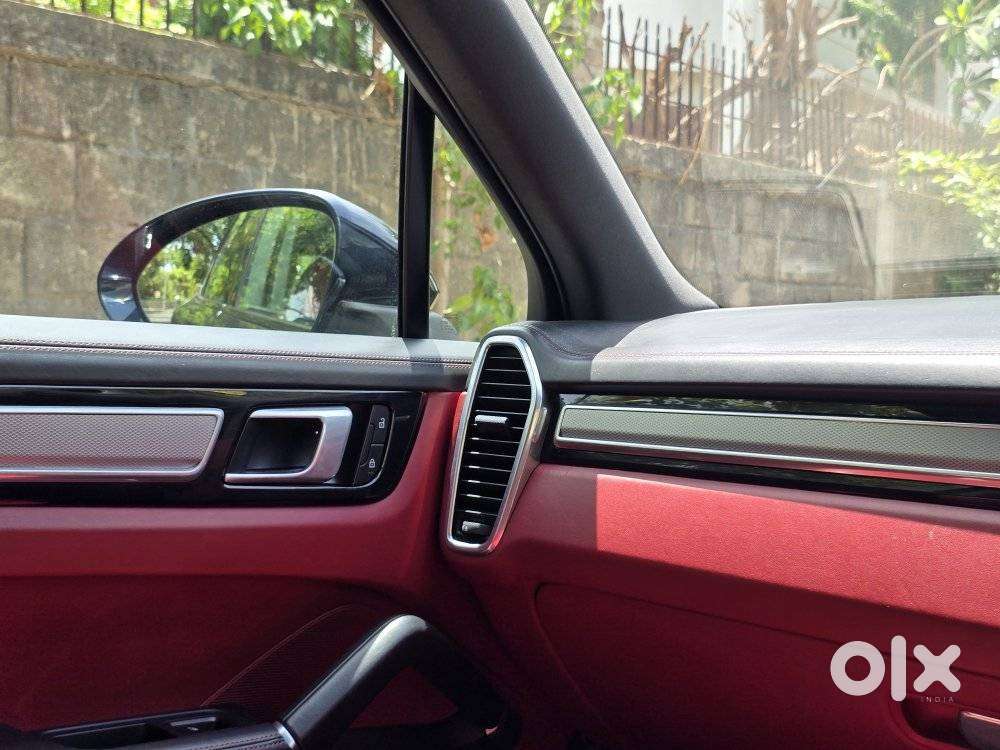 Porsche Cayenne Platinum Edition, 2022, Petrol