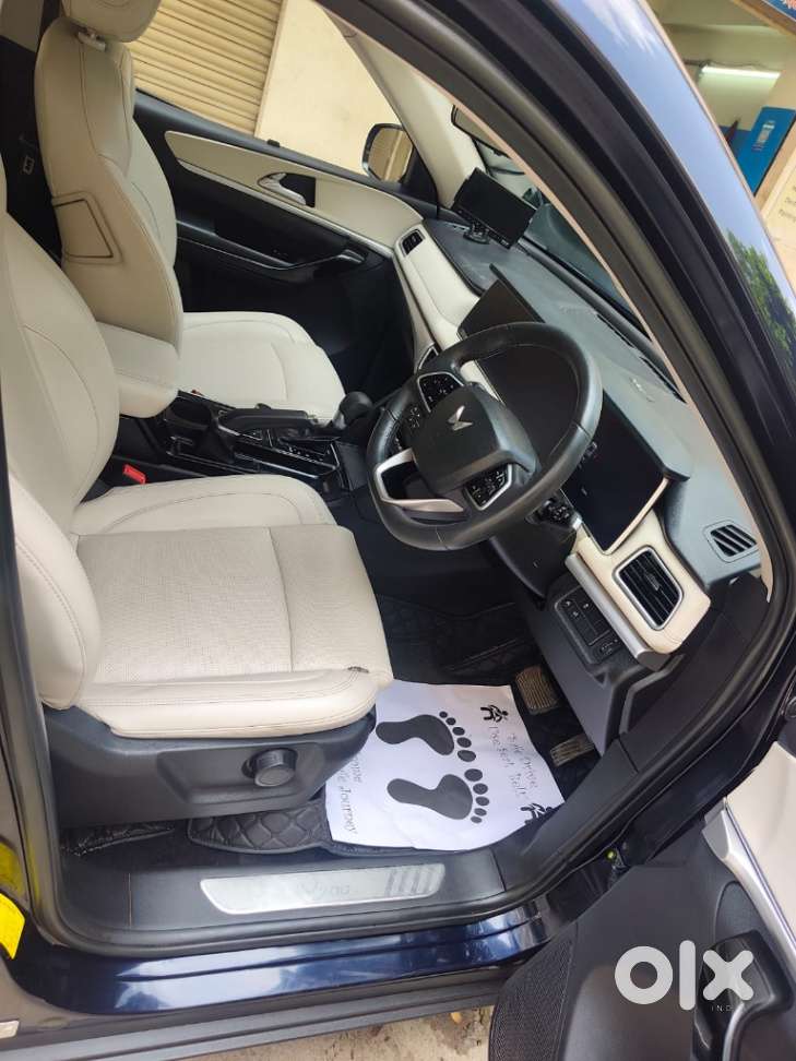 Mahindra Xuv700 2.2 Ax 7 Diesel At Str, 2023, Diesel