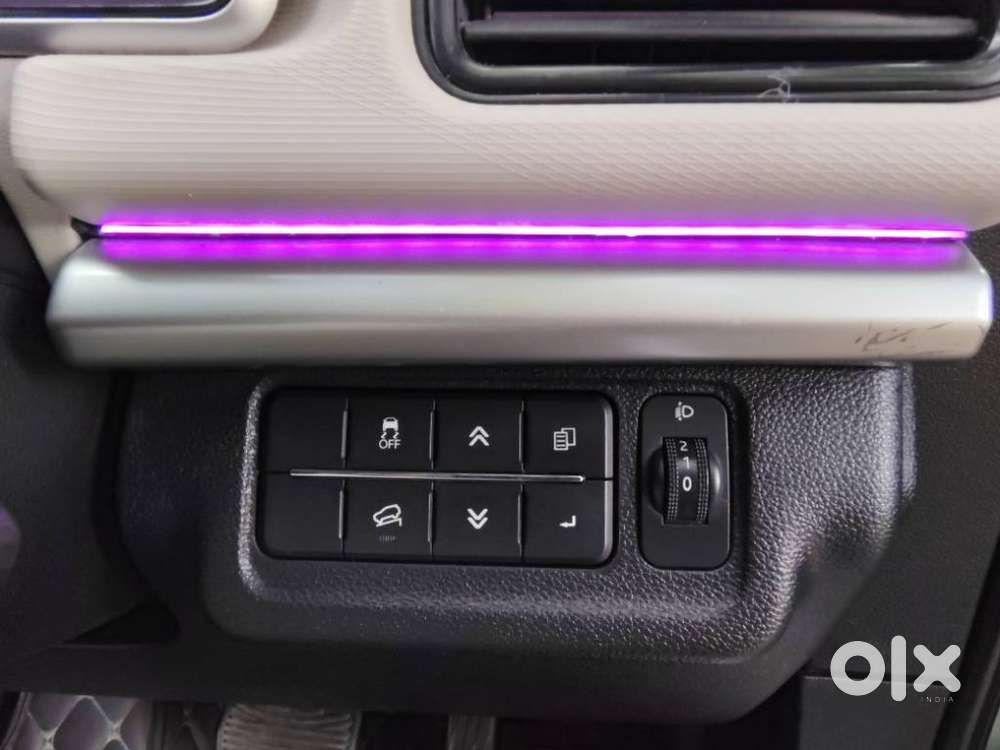 Mahindra Xuv700 2.2 Ax 3 Diesel At 5 Str, 2022, Diesel