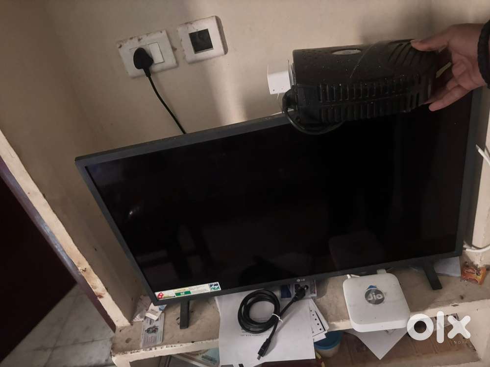 LG smart tv 32 inch with stablizer without remote