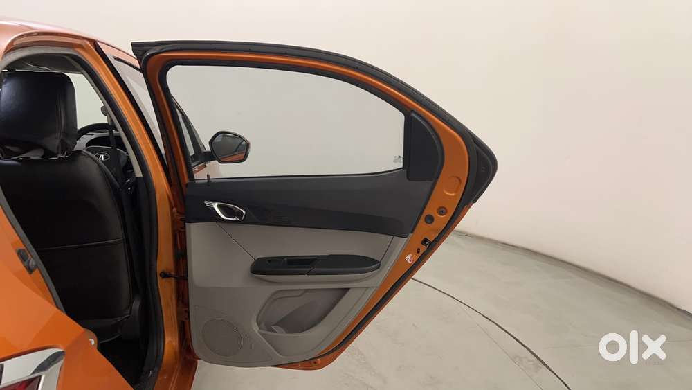 Tata Tiago 1.2 Revotron Xz Plus Dual Tone, 2018, Petrol