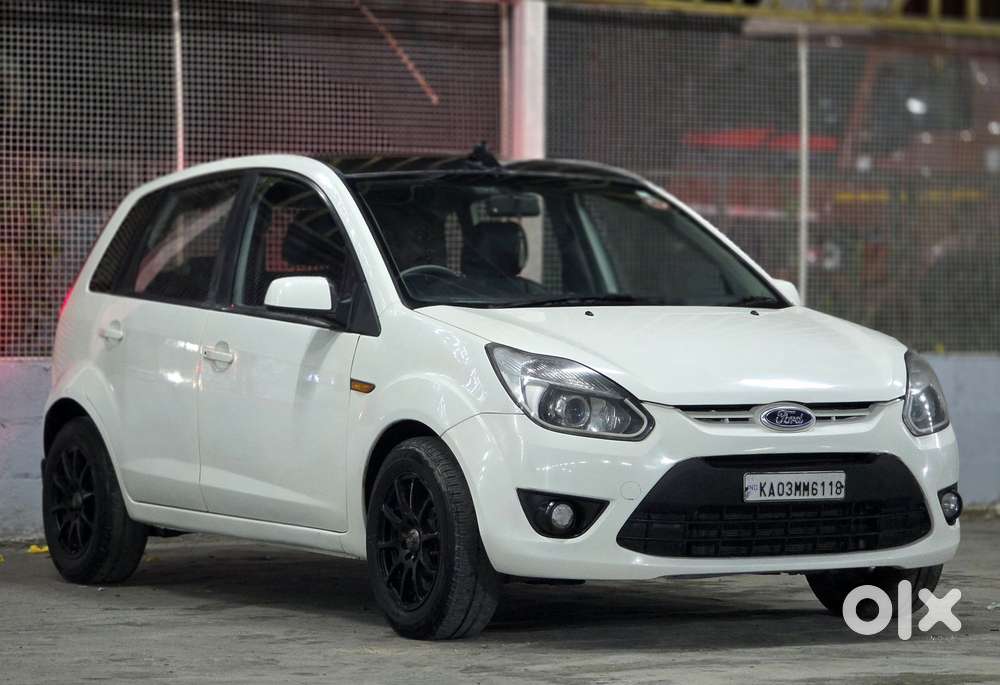 Ford Figo, 2010, Petrol