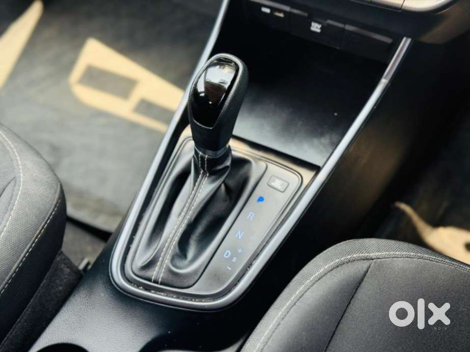 Hyundai I20 Sportz 1.2 Ivt, 2022, Petrol