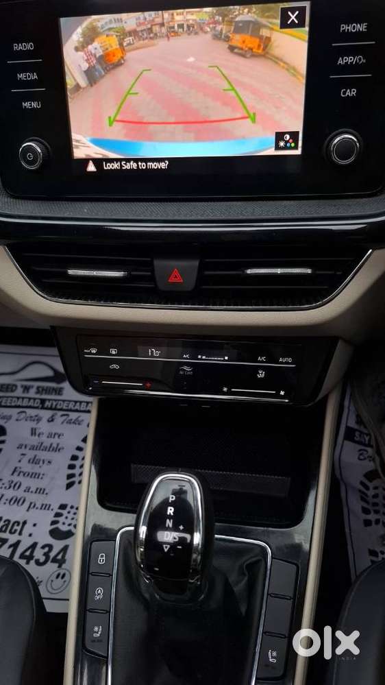 Skoda Slavia 1.0 Tsi Style At, 2023, Petrol