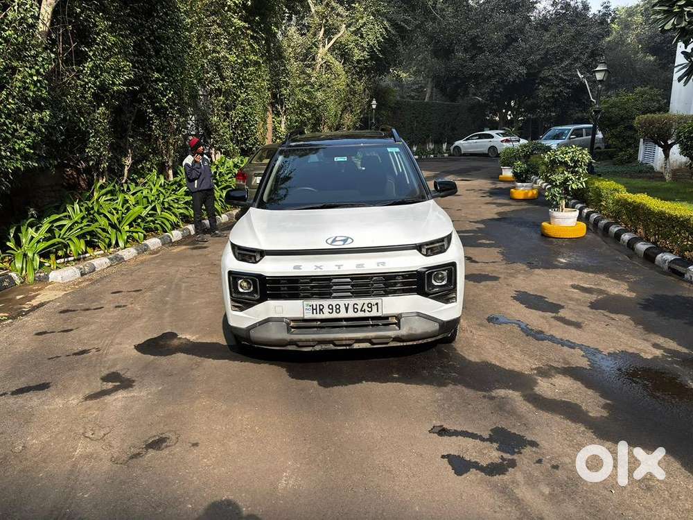 Hyundai Exter Amt Dual Tone White Sunroof  8500 Kms  Less Than 1 Yr