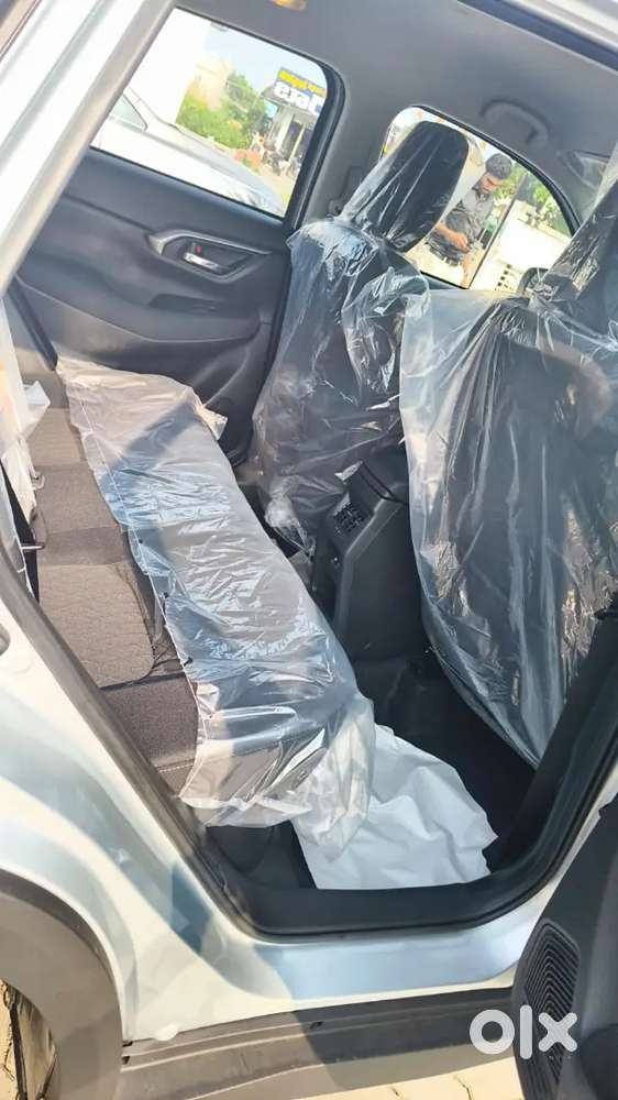 Toyota Urban Cruiser 2025 Cng & Hybrids 940 Km Driven