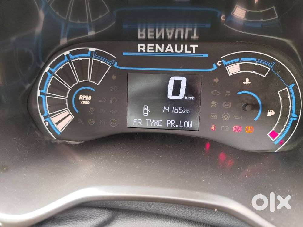 Renault Triber Rxt, 2025, Petrol