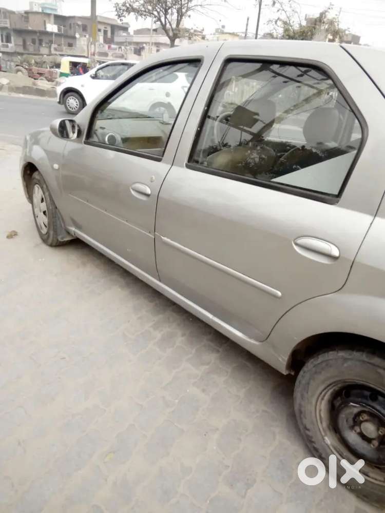 Mahindra Logan Petrol 2008(cng)