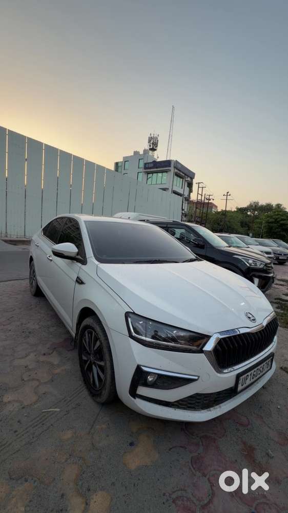 Skoda Slavia Petrol 2023