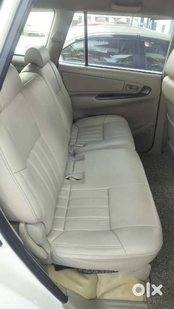 Toyota Innova Diesel &ndash; 2014 Model  8 Seater