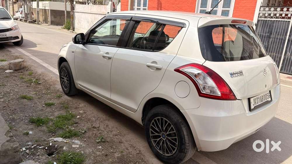Maruti Suzuki Swift 2015 Petrol Well Maintained