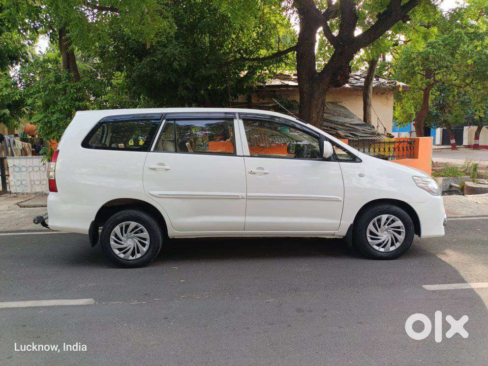 Toyota Innova 2.5 G (diesel) 8 Seater, 2016, Diesel
