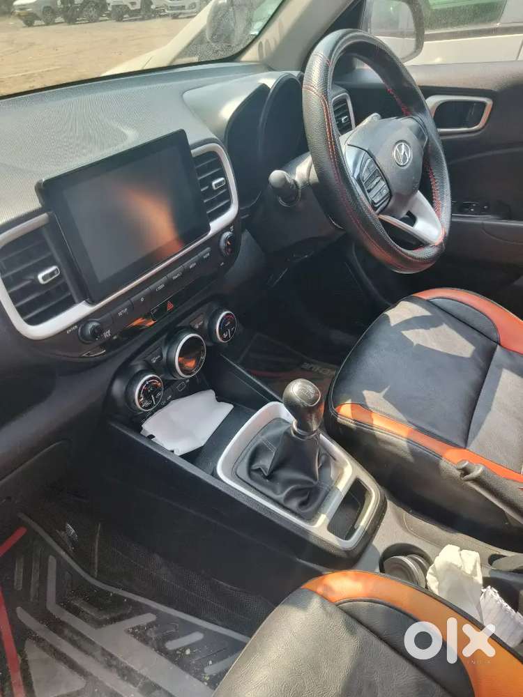 Hyundai Venue 2021 Petrol 108000 Km Driven