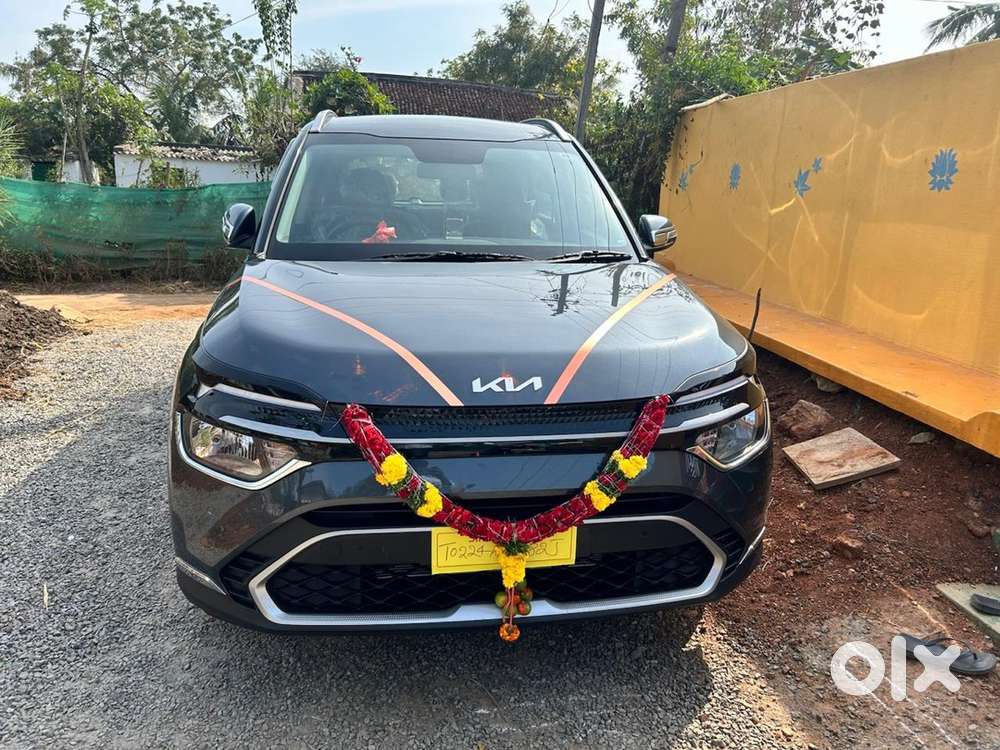 Kia Carens Petrol 2024
