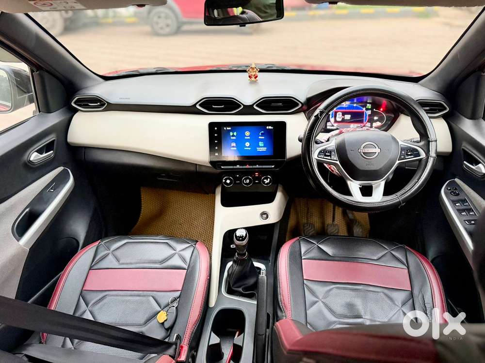 Nissan Magnite 1.0 Xv Premium, 2023, Petrol