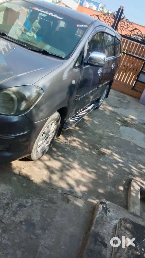 Toyota Innova 2012