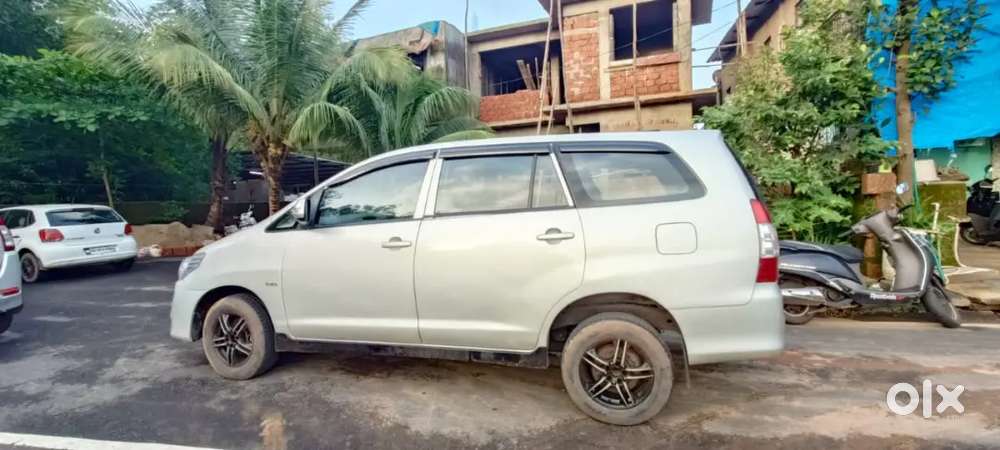 Innova 8 Seater