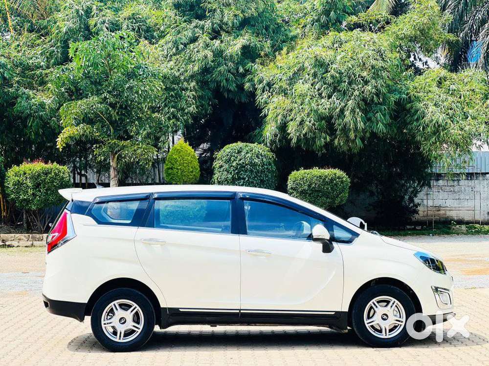 Mahindra Marazzo M6, 2018, Diesel